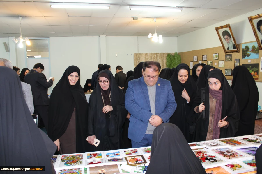 افتتاحیه نمایشگاه ها و مراسم بزرگداشت هفته پژوهش در محل پردیس  فاطمه الزهرا (س) برگزار شد. 7