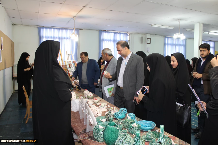 افتتاحیه نمایشگاه ها و مراسم بزرگداشت هفته پژوهش در محل پردیس  فاطمه الزهرا (س) برگزار شد. 8