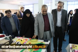 افتتاحیه نمایشگاه ها و مراسم بزرگداشت هفته پژوهش در محل پردیس  فاطمه الزهرا (س) برگزار شد. 10