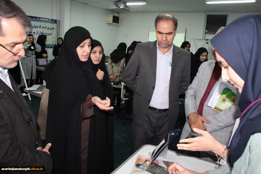 افتتاحیه نمایشگاه ها و مراسم بزرگداشت هفته پژوهش در محل پردیس  فاطمه الزهرا (س) برگزار شد. 5