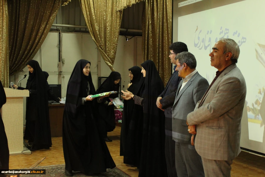 افتتاحیه نمایشگاه ها و مراسم بزرگداشت هفته پژوهش در محل پردیس  فاطمه الزهرا (س) برگزار شد. 4