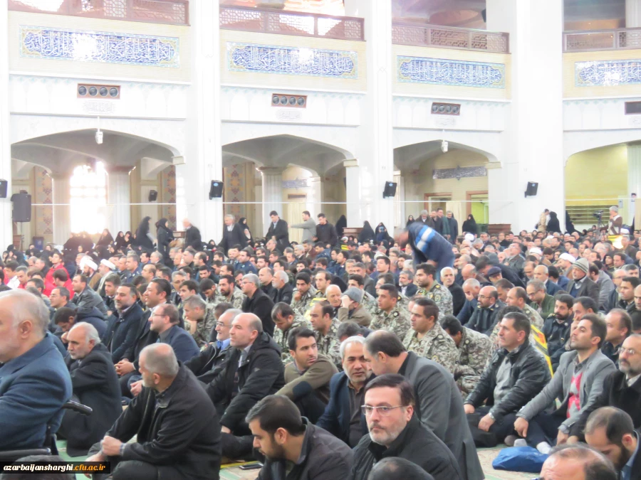 حضور مدیریت، مسئولین، اساتید،کارکنان و دانشجو معلمان دانشگاه فرهنگیان استان آذربایجان شرقی به همراه مردم شهیدپرور تبریز در مراسم بزرگداشت حماسه 9 دی در مصلی بزرگ تبریز 2