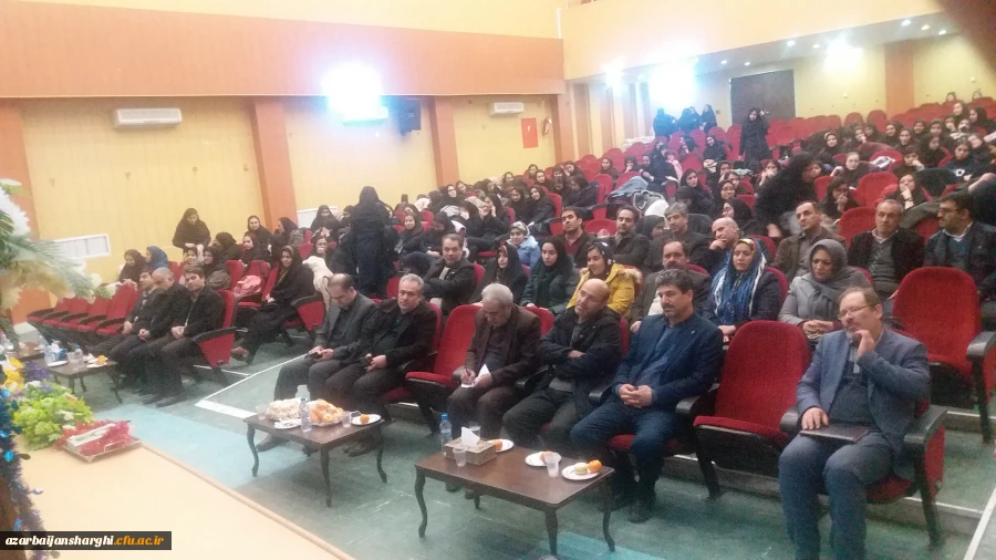 مراسم تقدیر از دانش آموزان رتبه برتر شهرستان مراغه با حضور مدیر دانشگاه فرهنگیان استان 2