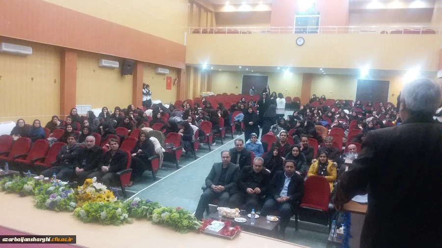 مراسم تقدیر از نخبگان دانشجویی شهرستان مراغه با حضور مدیر دانشگاه فرهنگیان استان 3