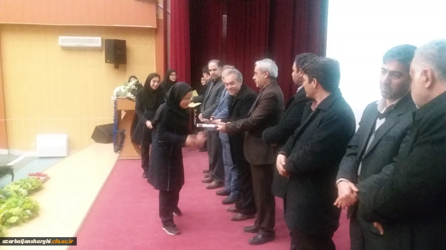 مراسم تقدیر از نخبگان دانشجویی شهرستان مراغه با حضور مدیر دانشگاه فرهنگیان استان 4