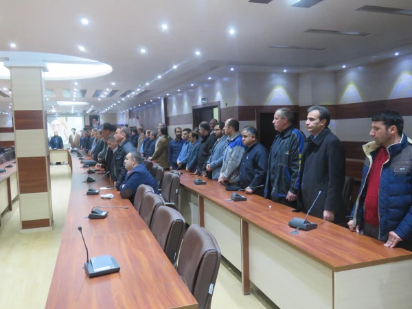 نشستی با محوریت انقلاب اسلامی و به مناسبت ایام الله دهه فجر در محل سالن شمس پردیس عامه امینی برگزار شد 3