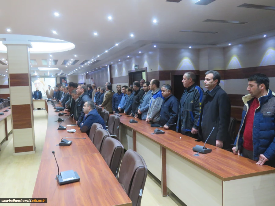 نشستی با محوریت انقلاب اسلامی و به مناسبت ایام الله دهه فجر در محل سالن شمس پردیس عامه امینی برگزار شد 3