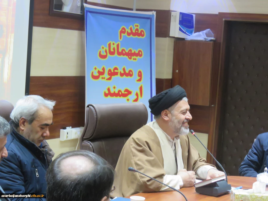 نشستی با محوریت انقلاب اسلامی و به مناسبت ایام الله دهه فجر در محل سالن شمس پردیس عامه امینی برگزار شد 7