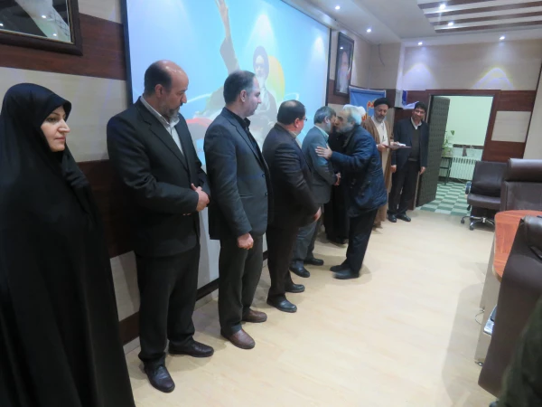 نشستی با محوریت انقلاب اسلامی و به مناسبت ایام الله دهه فجر در محل سالن شمس پردیس عامه امینی برگزار شد 11