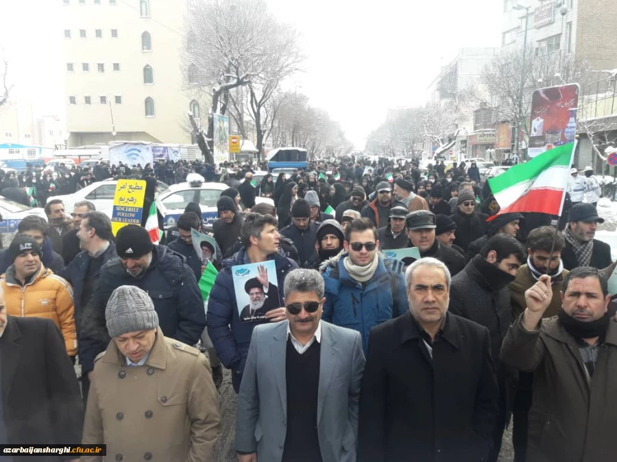 حضور دانشگاه فرهنگیان استان در جمع مردم غیور تبریز 6