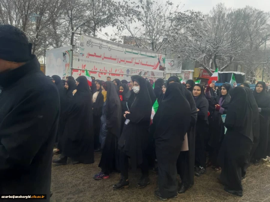 حضور اساتید, کارکنان و دانشجو معلمان دانشگاه فرهنگیان استان آذربایجان شرقی در راهپیمایی ۲۲ بهمن ماه 9