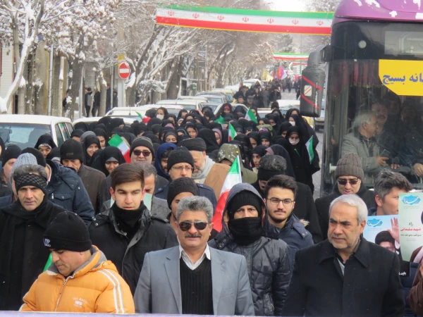 حضور اساتید, کارکنان و دانشجو معلمان دانشگاه فرهنگیان استان آذربایجان شرقی در راهپیمایی ۲۲ بهمن ماه 3