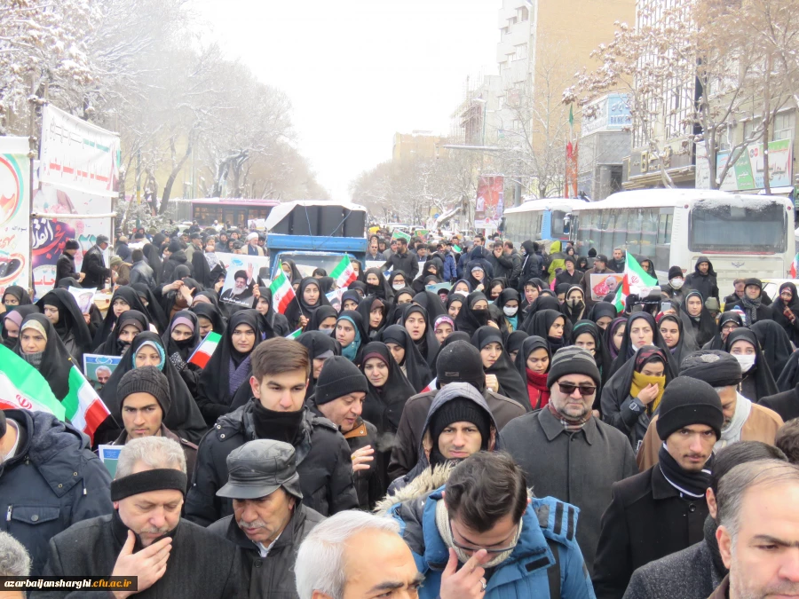 حضور اساتید, کارکنان و دانشجو معلمان دانشگاه فرهنگیان استان آذربایجان شرقی در راهپیمایی ۲۲ بهمن ماه 5