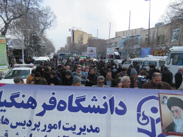حضور اساتید, کارکنان و دانشجو معلمان دانشگاه فرهنگیان استان آذربایجان شرقی در راهپیمایی ۲۲ بهمن ماه 6