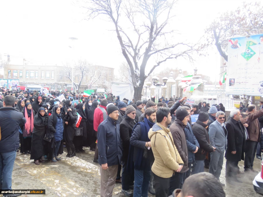 حضور اساتید, کارکنان و دانشجو معلمان دانشگاه فرهنگیان استان آذربایجان شرقی در راهپیمایی ۲۲ بهمن ماه 9