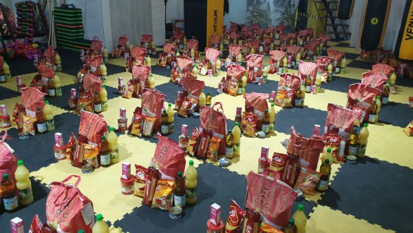 تهیه و توزیع بسته حمایتی از اقشار آسیب دیده و نیازمند به همت بسیج دانشجویی  2