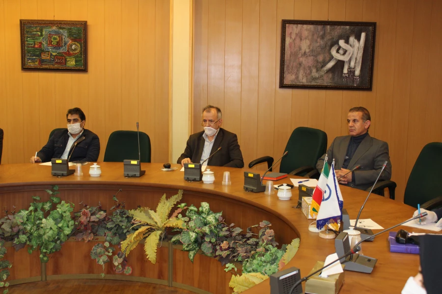 بحث و تبادل نظر در مورد آموزش های مجازی ودر گروه ادبیات فارسی 8