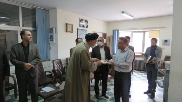 تجلیل از مسئولین پردیس ها و مسئولین حوزه آموزش دانشگاه فرهنگیان استان 2