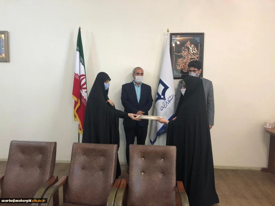 تقدیر از کارشناسان روابط عمومی پردیس های دانشگاه فرهنگیان استان  2
