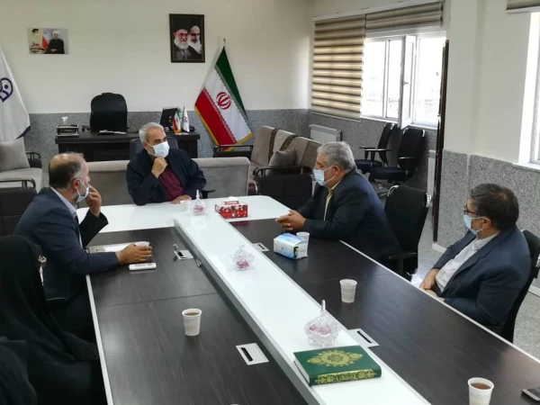 تقدیر از مدیر دانشگاه فرهنگیان استان به مناسبت همکاری در فرایند تولید ماسک و لباس های مخصوص دوران شیوع ویروس کرونا 6