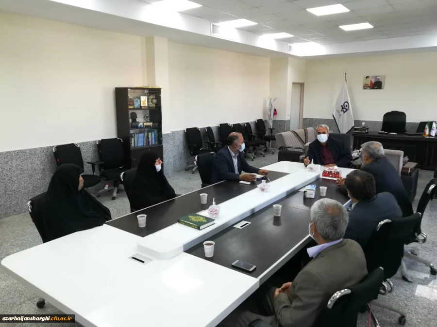 تقدیر از مدیر دانشگاه فرهنگیان استان به مناسبت همکاری در فرایند تولید ماسک و لباس های مخصوص دوران شیوع ویروس کرونا 7