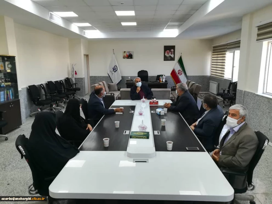 تقدیر از مدیر دانشگاه فرهنگیان استان به مناسبت همکاری در فرایند تولید ماسک و لباس های مخصوص دوران شیوع ویروس کرونا 10