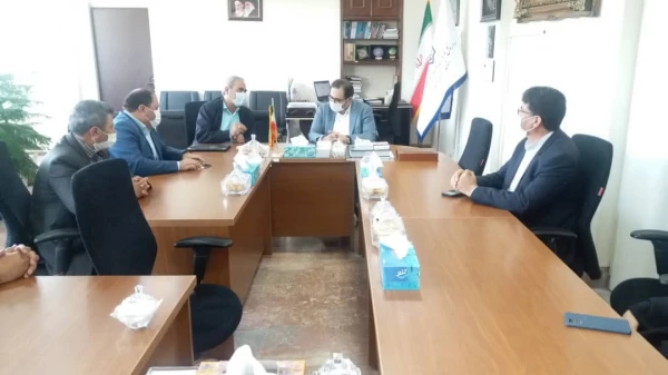 تقدیر ریاست دانشگاه فرهنگیان کشور از مدیر کل توسعه و تجهیز و نوسازی مدارس  استان 4