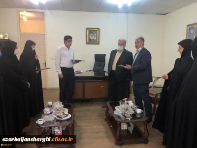 در تاریخ 25 تیر 99 و باحضور مدیر موکب شهدای استان آذربایجان شرقی برگزار شد:

تقدیر از همکاران پردیس فاطمه الزهرا(س) به عنوان جهادگران میدان دفاع از سلامت