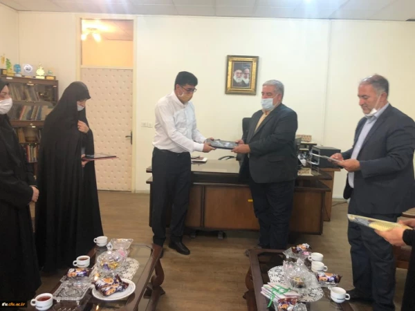 تقدیر از همکاران پردیس فاطمه الزهرا(س) به عنوان جهادگران میدان دفاع از سلامت 2