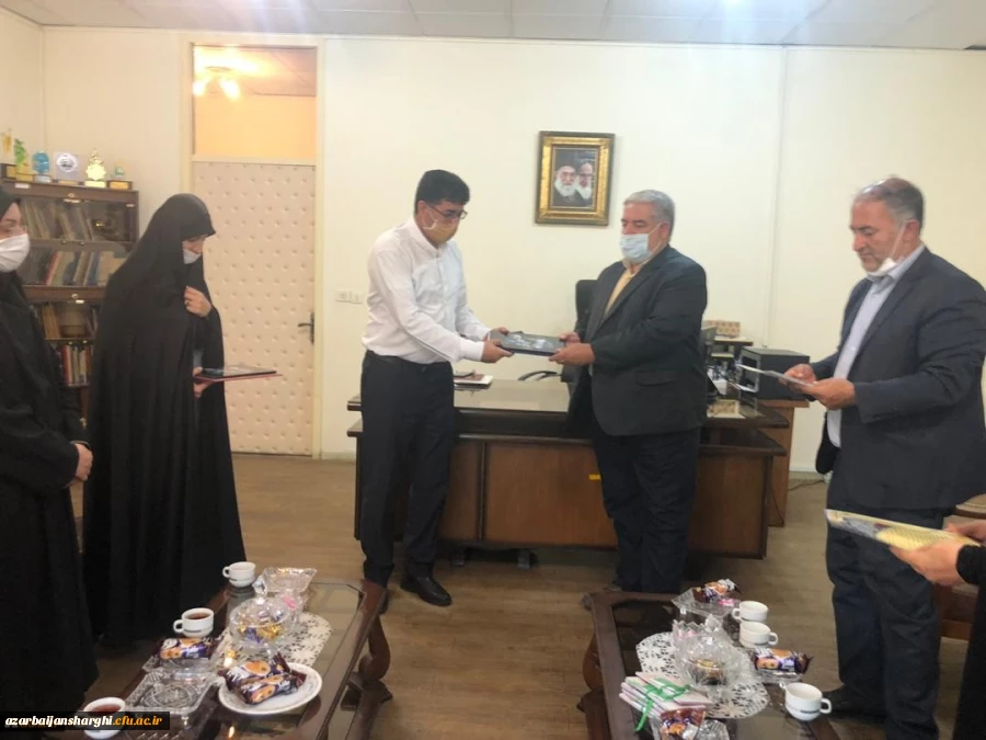 تقدیر از همکاران پردیس فاطمه الزهرا(س) به عنوان جهادگران میدان دفاع از سلامت 2