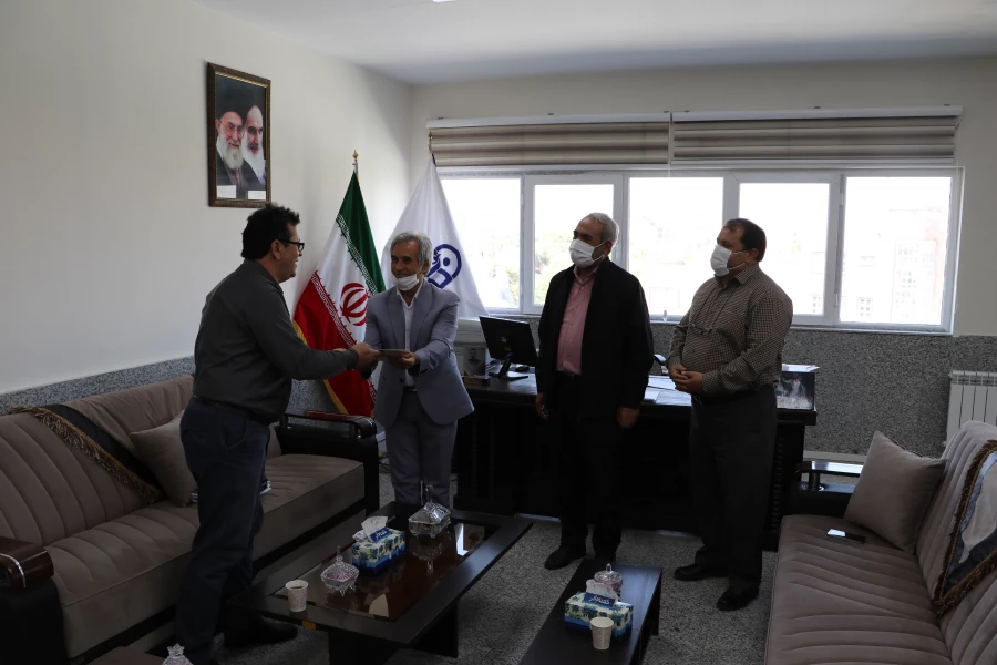 تجلیل از آزاده سرافراز دانشگاه فرهنگیان استان 3