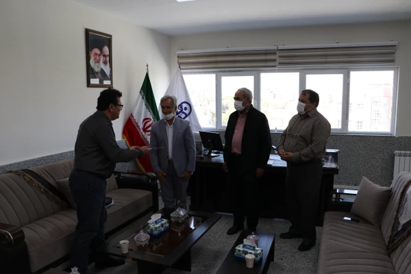 تجلیل از آزاده سرافراز دانشگاه فرهنگیان استان 4