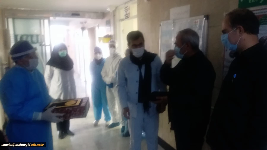 تقدیر از دکتر مقدس زاده و دکتر منجم به نمایندگی از مدافعان سلامت   4