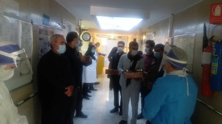 تقدیر از دکتر مقدس زاده و دکتر منجم ودکتر احدیان به نمایندگی از مدافعان سلامت   6