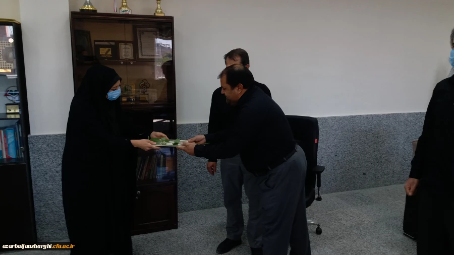 تجلیل از کارکنان مدیریت امور پردیس های دانشگاه فرهنگیان استان 6