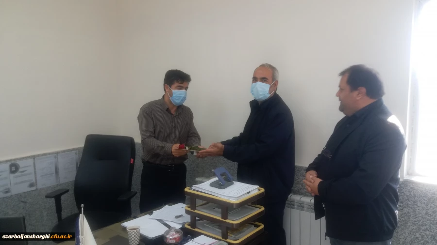 تجلیل از کارکنان مدیریت امور پردیس های دانشگاه فرهنگیان استان 10