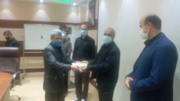 برگزاری جلسه شورای اداری پردیس علمه  امینی و تقدیر از کارکنان این پردیس 7