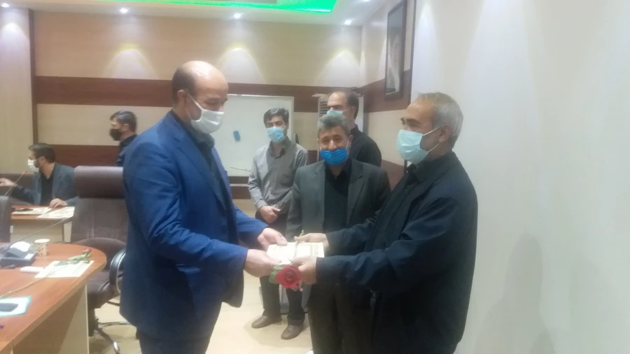 برگزاری جلسه شورای اداری پردیس علمه  امینی و تقدیر از کارکنان این پردیس 8