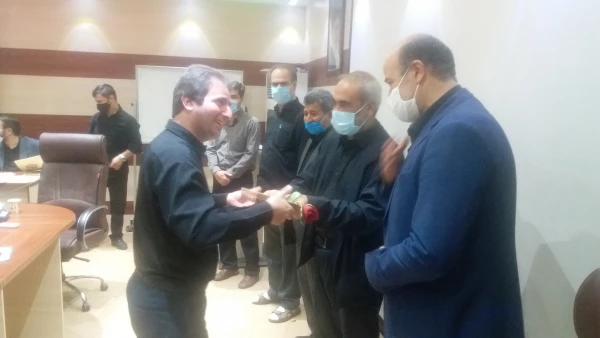 برگزاری جلسه شورای اداری پردیس علمه  امینی و تقدیر از کارکنان این پردیس 9