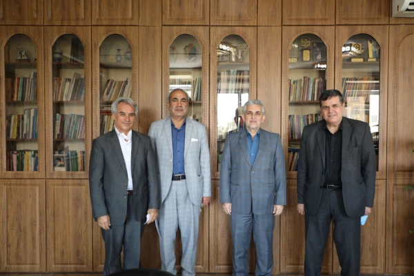 دیدار رئیس دانشگاه فرهنگیان استان با دکتر اسماعیلی عضو کمیسیون آموزش و تحقیقات مجلس شورای اسلامی در دفتر دکتر خنیفر 2