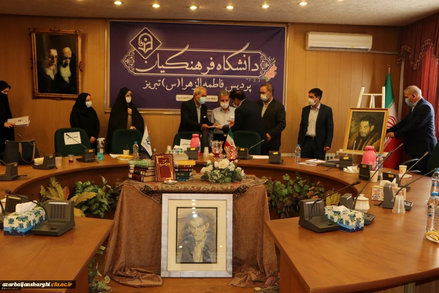 مراسم بزرگداشت استاد شهریار در پردیس فاطمه الزهرا (س) تبریز
 6