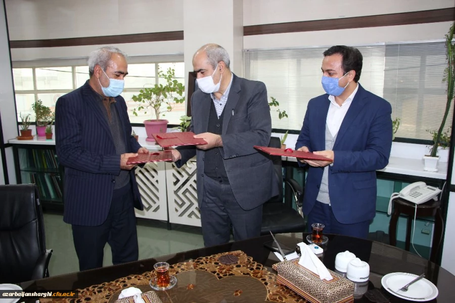 تفاهم نامه همکاری بین اداره کل آموزش و پرورش آذربایجان شرقی و اداره کل میراث فرهنگی،صنایع دستی و گردشگری و دانشگاه فرهنگیان استان منعقد شد. 4