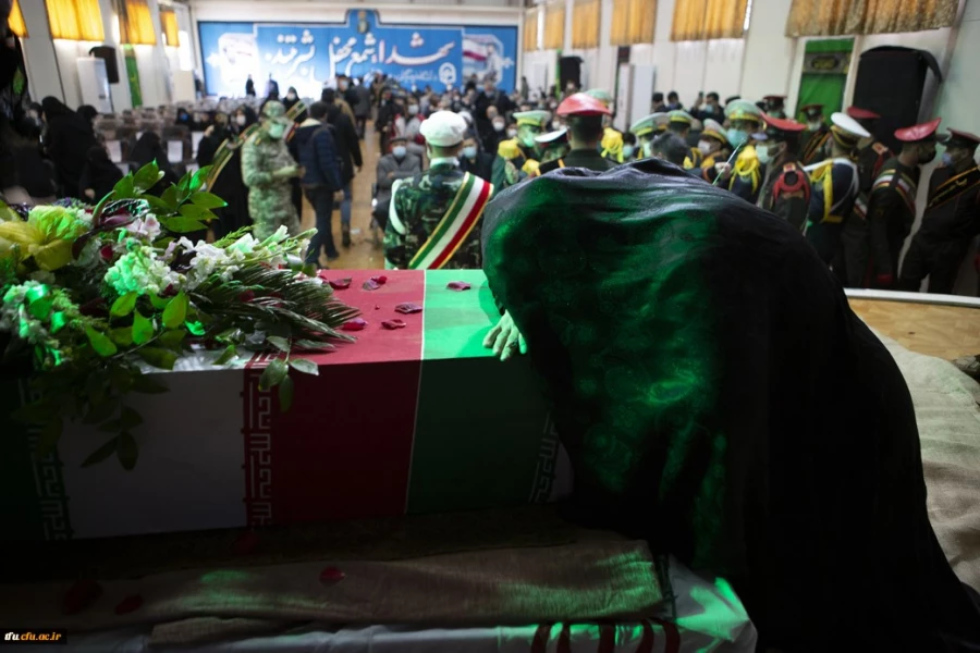 پیکر مطهر یک شهید گمنام در دانشگاه فرهنگیان تبریز ( پردیس فاطمه زهرا(س)) تشییع و به خاک سپرده شد.
 4