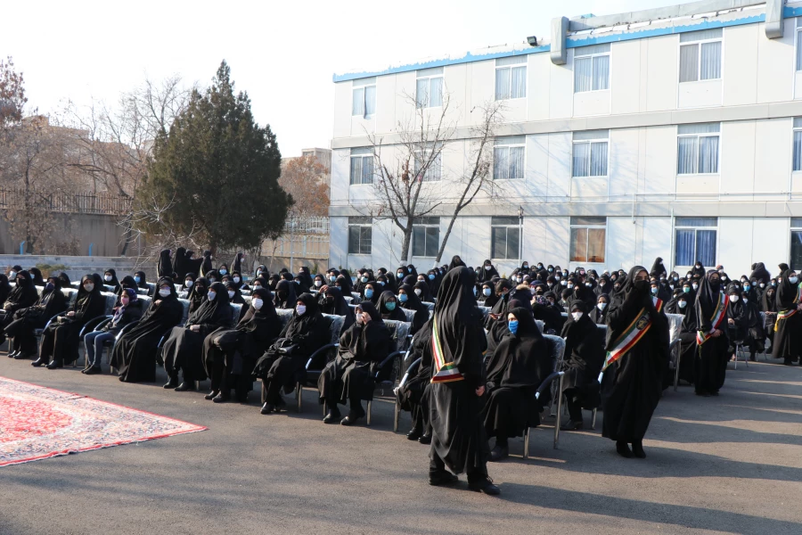 پیکر مطهر یک شهید گمنام در دانشگاه فرهنگیان تبریز ( پردیس فاطمه زهرا(س)) تشییع و به خاک سپرده شد.
 8