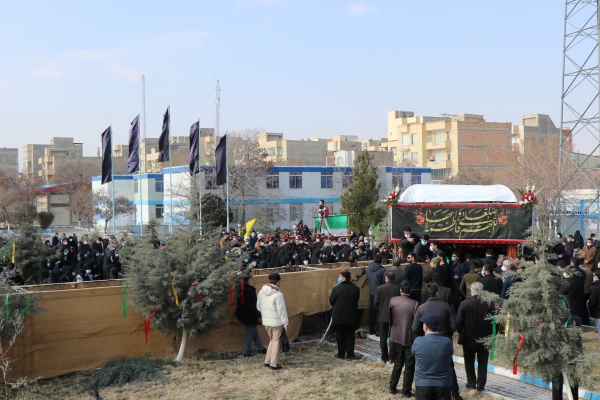 پیکر مطهر یک شهید گمنام در دانشگاه فرهنگیان تبریز ( پردیس فاطمه زهرا(س)) تشییع و به خاک سپرده شد.
 15