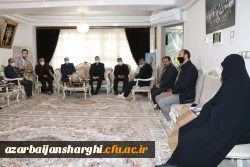 دیدار دکتر خنیفر و هیئت همراه با خانواده شهید مدافع حرم استان آذربایجان شرقی صادق هدایت اکبری 8
