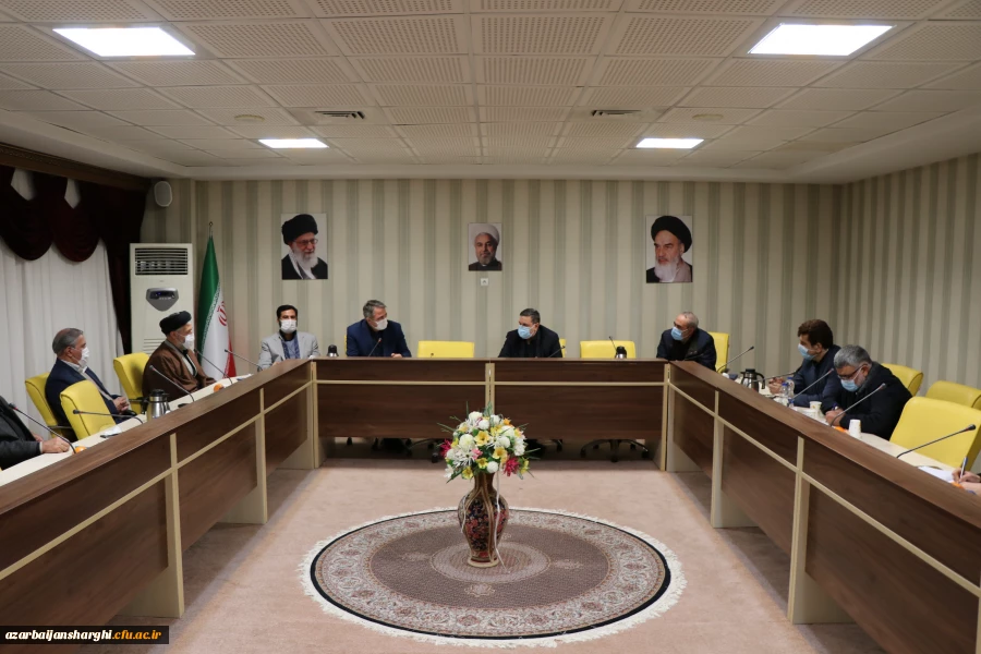 نشست صمیمی هیئت رئیسه دانشگاه فرهنگیان استان آذربایجان شرقی با دکتر خنیفر 5