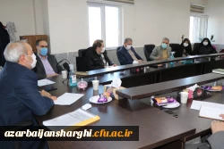 جلسه هم اندیشی هیئت رئیسه با اساتید گروه ادبیات 4