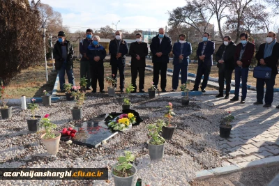 به مناسبت آغاز دهه فجر برگزار شد.

زیارت مزار شهید گمنام پردیس فاطمه الزهرا(س) و گلزار شهدا