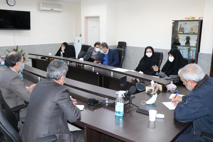 جلسه هم اندیشی هیئت رئیسه دانشگاه با اساتید گروه ریاضی 3